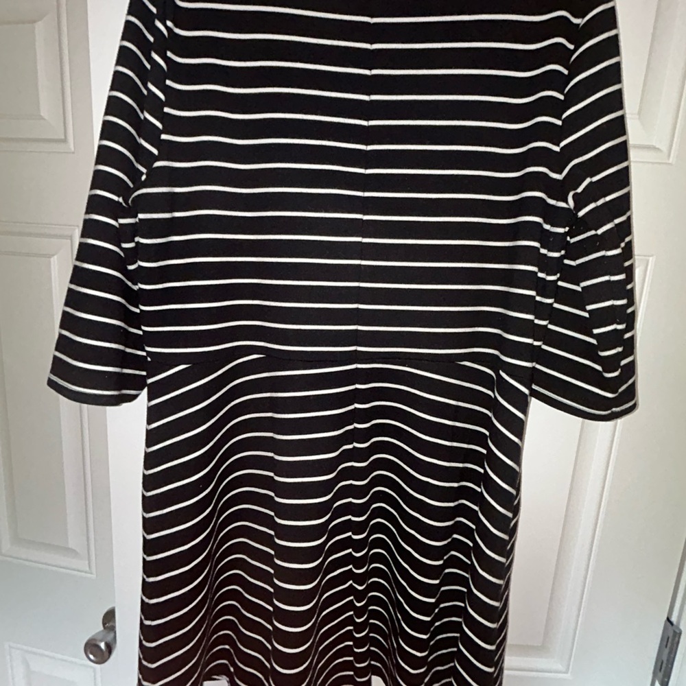 GAP Monochrome Striped Dress - Picture 4 of 7